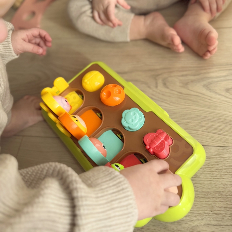 woopie-baby-zabawka-edukacyjna-wyskakujace-zwierzatka-szczesliwa-farma-pop-up-4