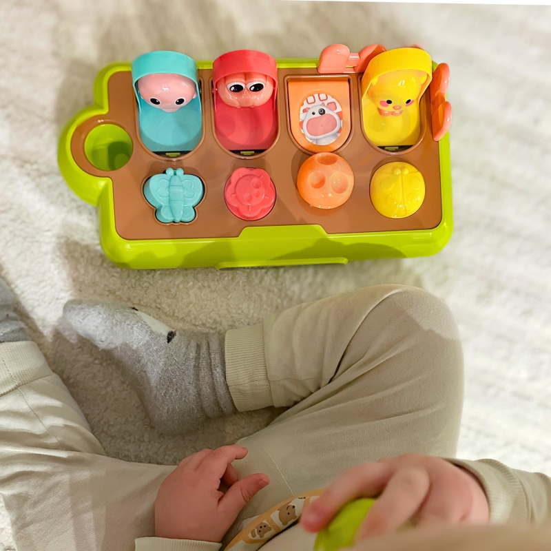 woopie-baby-zabawka-edukacyjna-wyskakujace-zwierzatka-szczesliwa-farma-pop-up-5